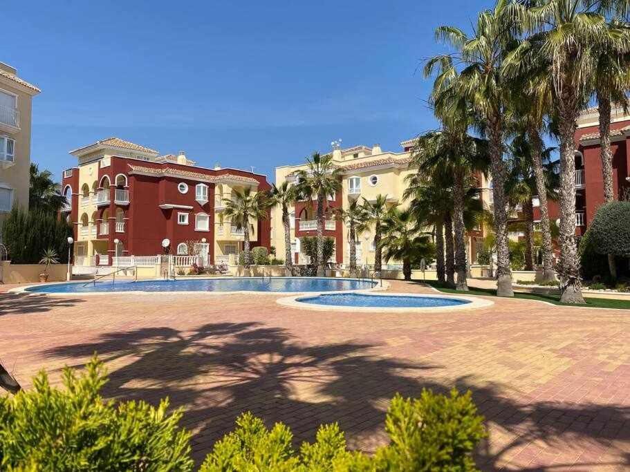 Acogedor Apartamento Cerca De La Playa Los Alcazares Bagian luar foto